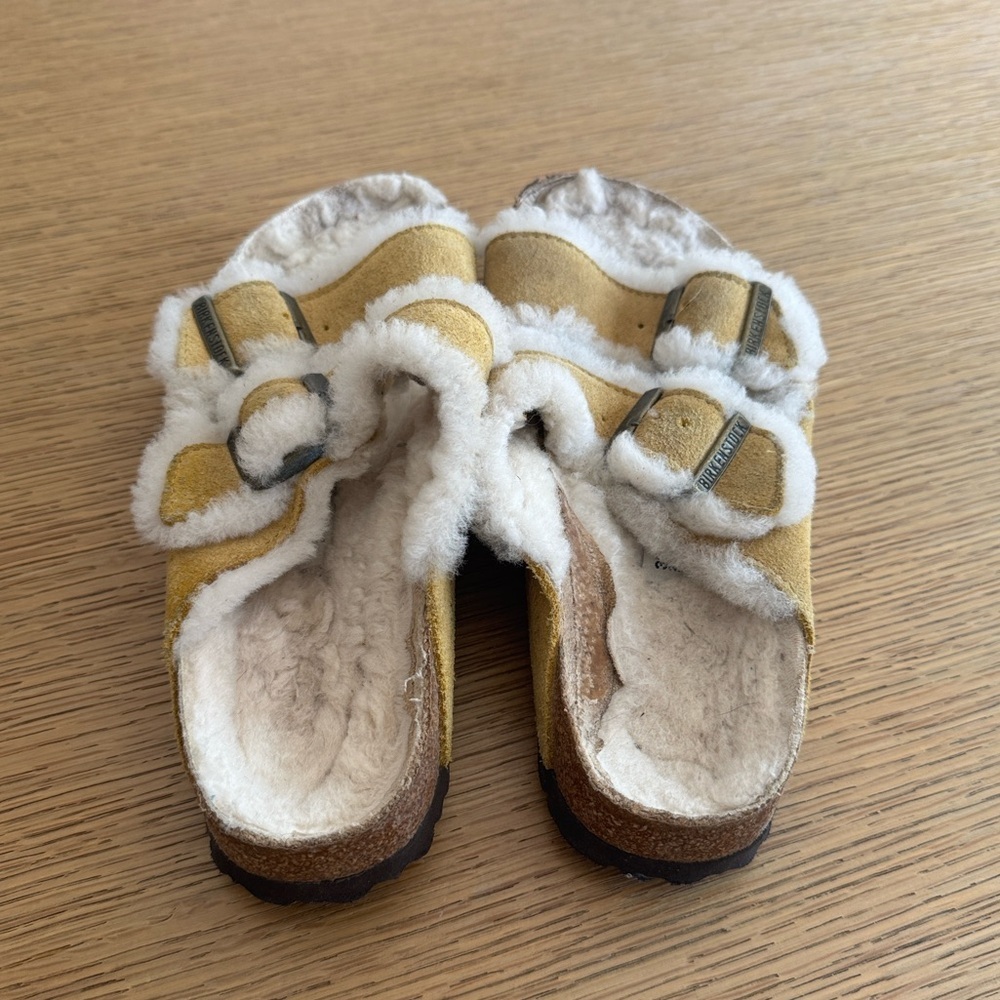 Birkenstock Ochre Shearling Sandals, size 37 - Picture 4 of 7